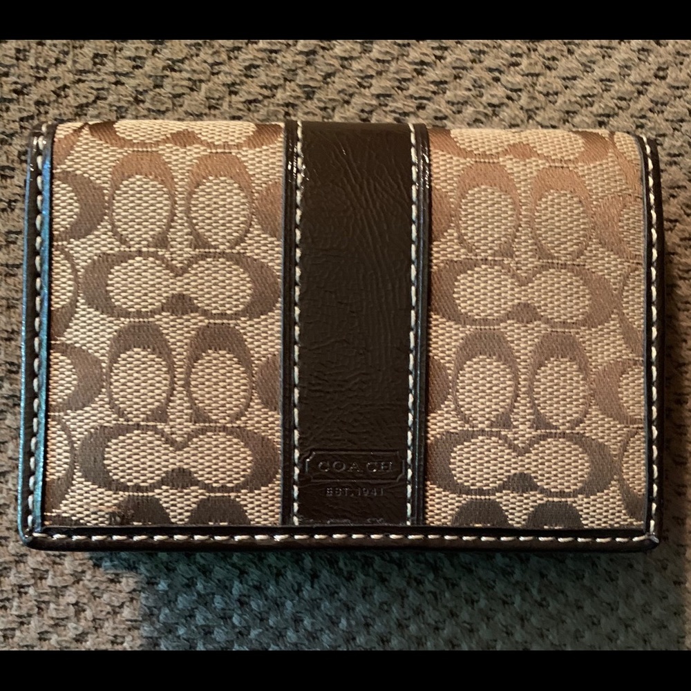 ⏰FINAL SALE!⏰Coach SignatureTan&Brown Card Wallet